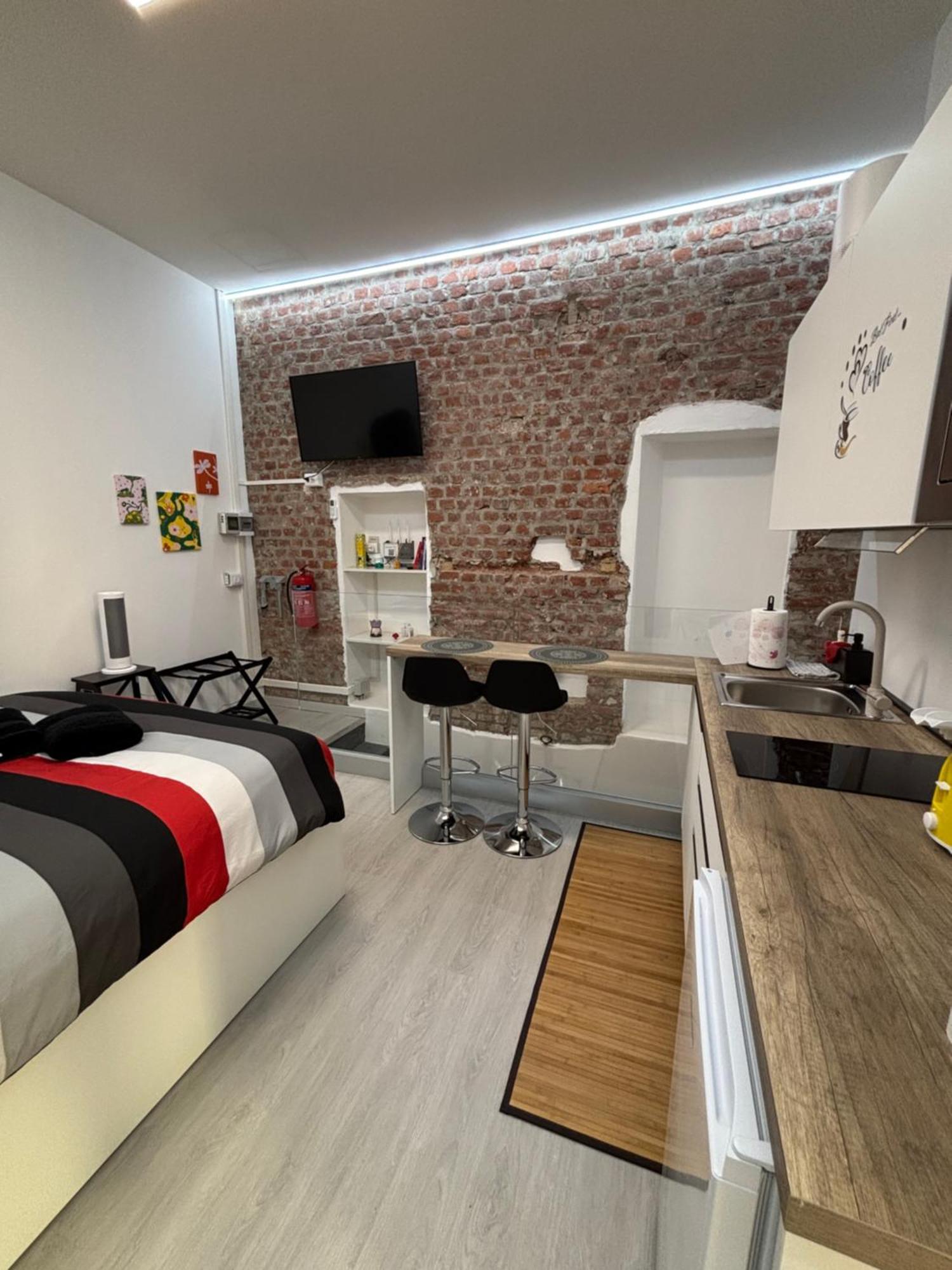 La Vecchia Milano-Les Nubles Vannucci - Il Ballatoio E Il Cortile Exteriör bild