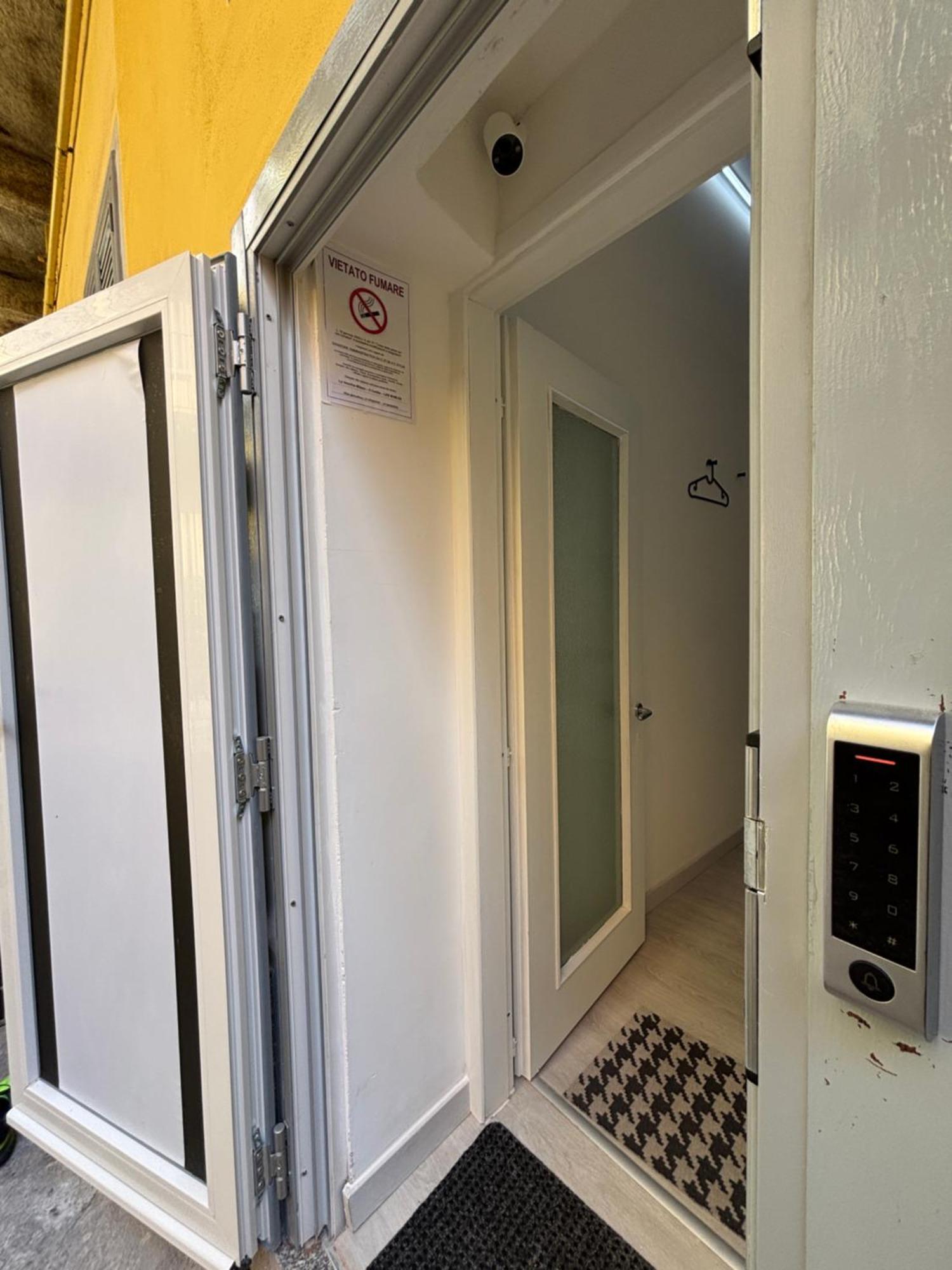La Vecchia Milano-Les Nubles Vannucci - Il Ballatoio E Il Cortile Exteriör bild