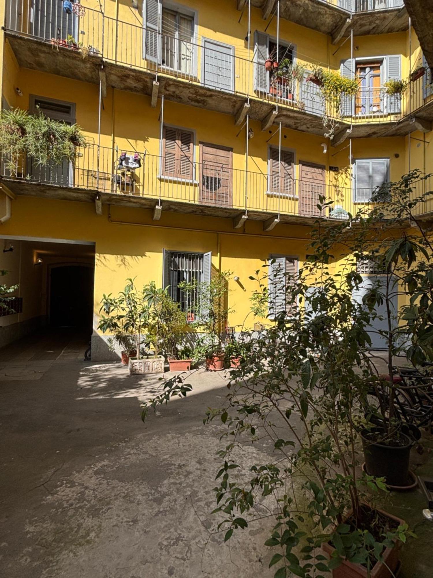 La Vecchia Milano-Les Nubles Vannucci - Il Ballatoio E Il Cortile Exteriör bild