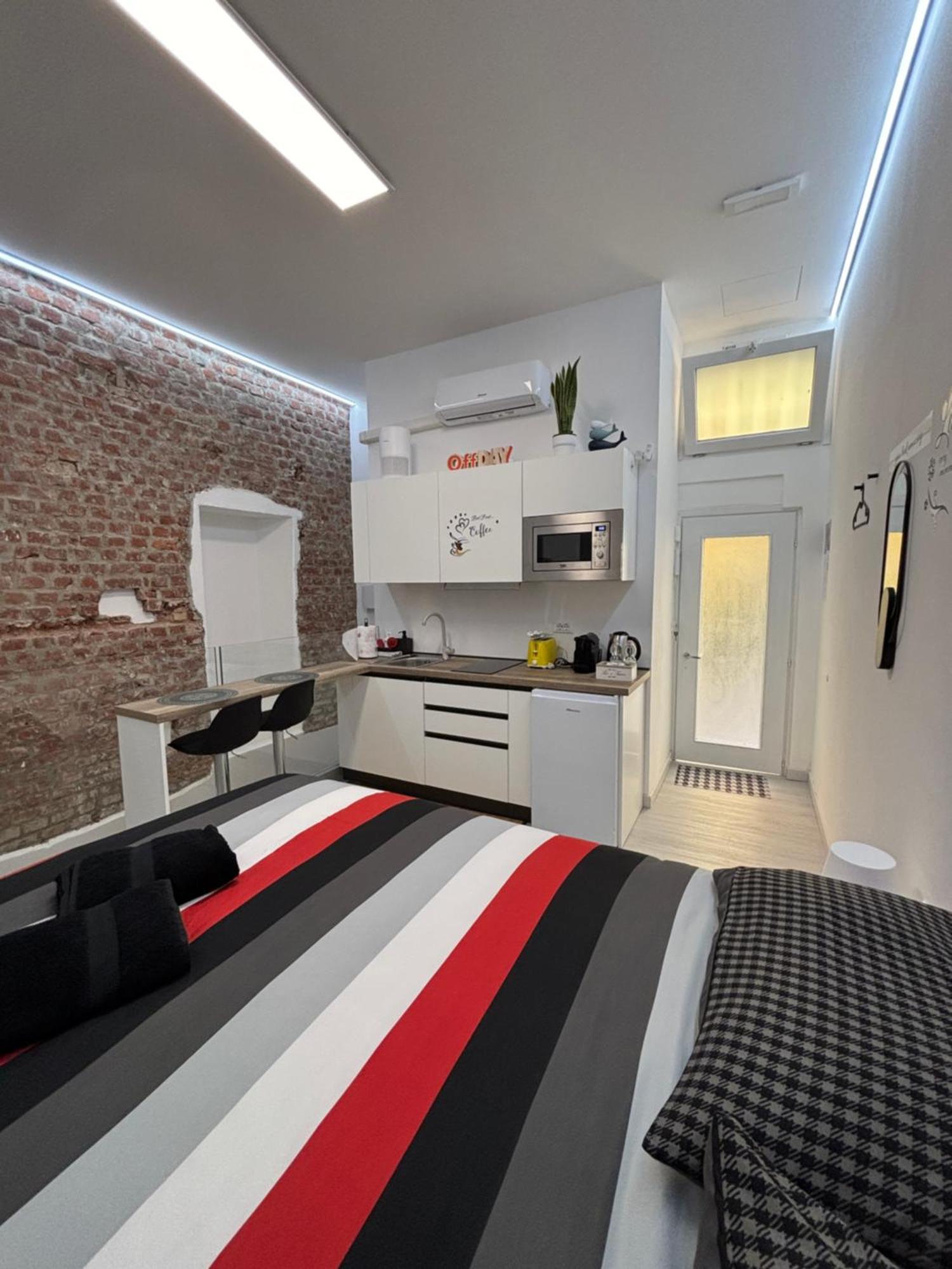 La Vecchia Milano-Les Nubles Vannucci - Il Ballatoio E Il Cortile Exteriör bild