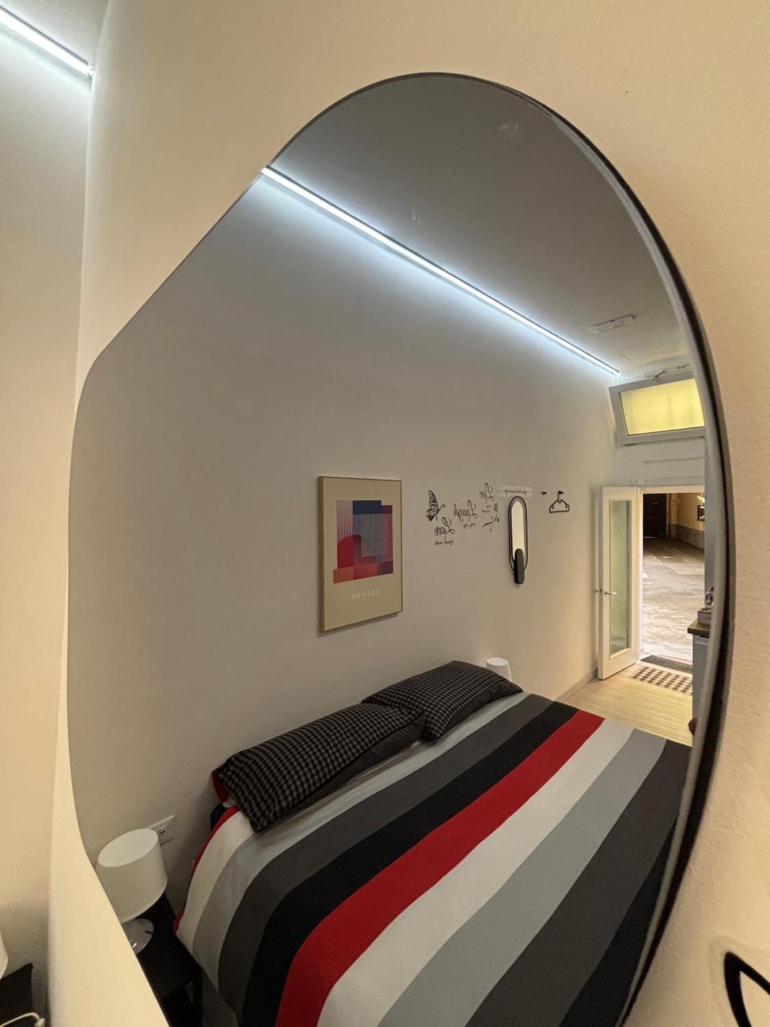 La Vecchia Milano-Les Nubles Vannucci - Il Ballatoio E Il Cortile Exteriör bild